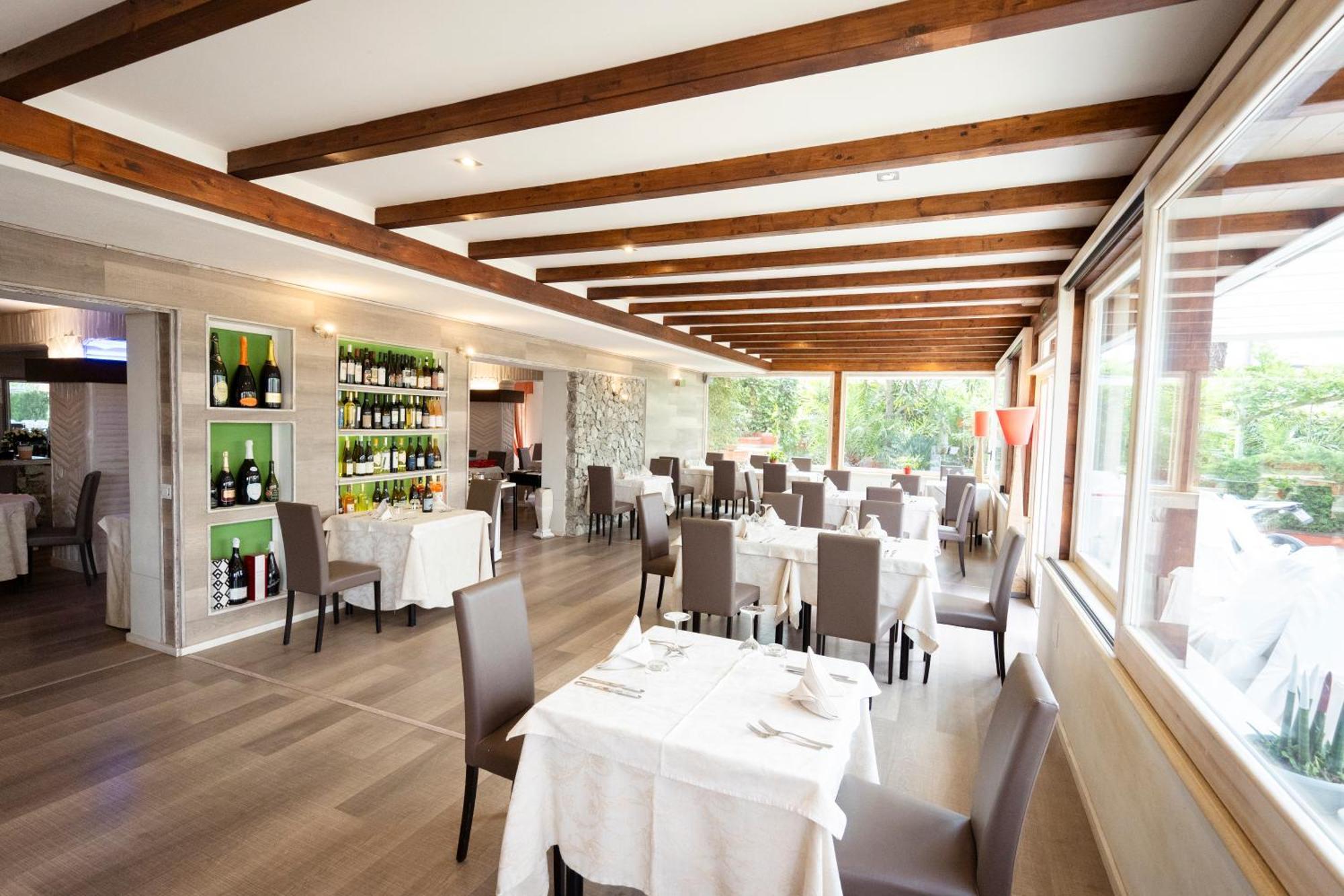 Hotel Ristorante Le Rose Briatico Esterno foto